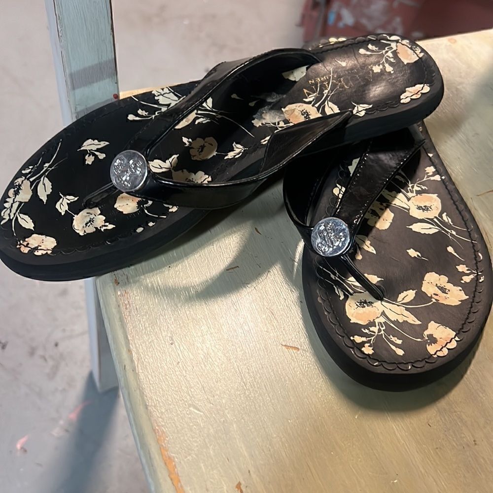 Floral Size 5 Ralph Lauren Black + Yellow Flip Flop Sandals